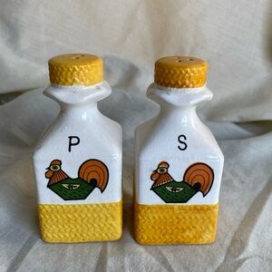 Vintage 1970’s Rooster Salt & Pepper Shakers - Made In Japan - Mustard Yellow